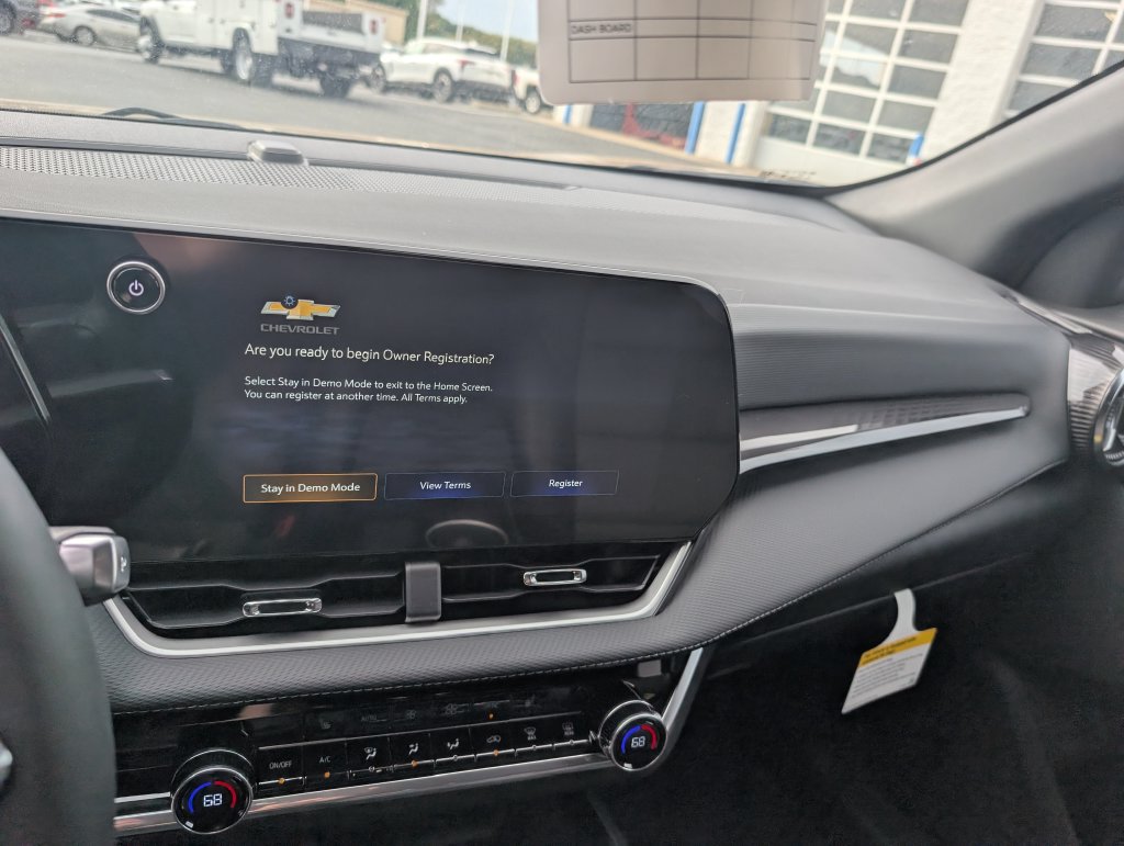 New 2027 Chevrolet Equinox LT w/ Convenience Package II FWD image 19