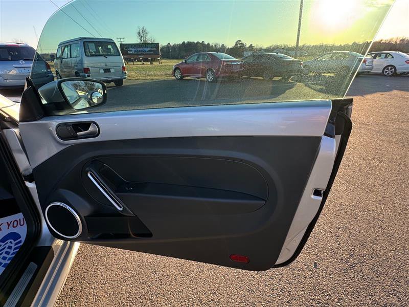 Used 2012 Volkswagen Beetle 2.5 image 34