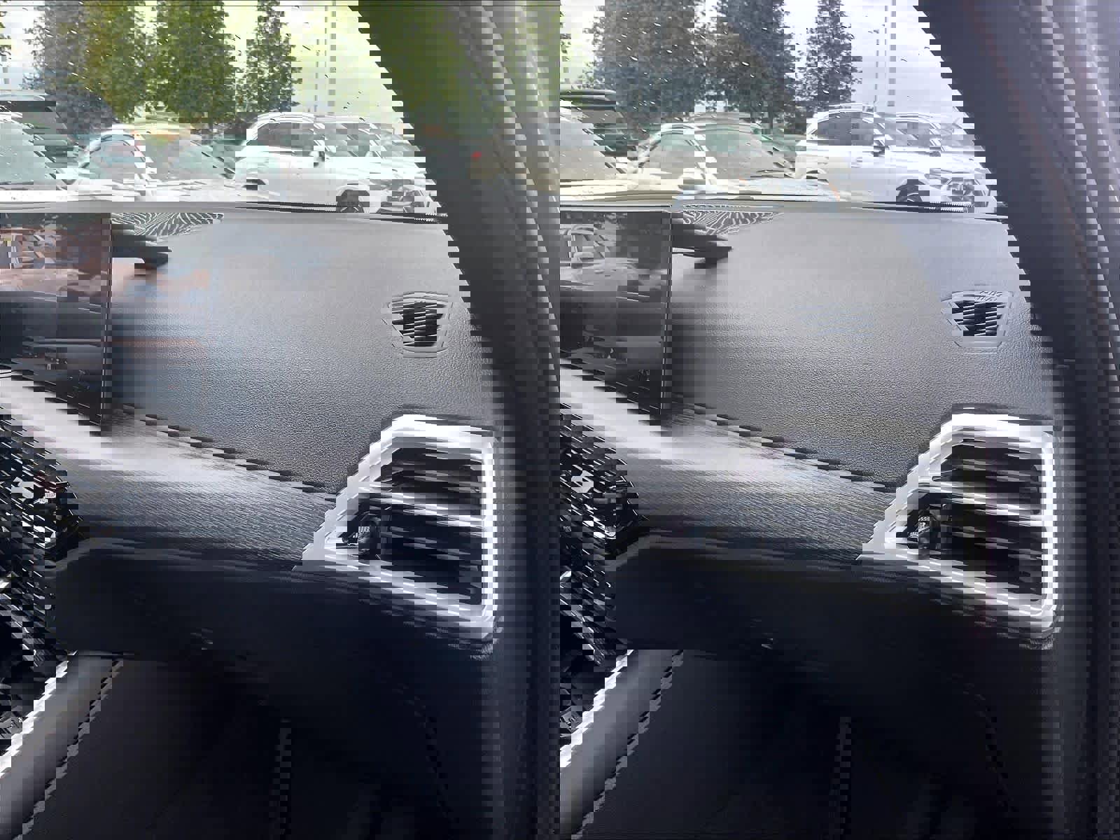 Used 2025 BMW 330i Sedan w/ Premium Package RWD image 18