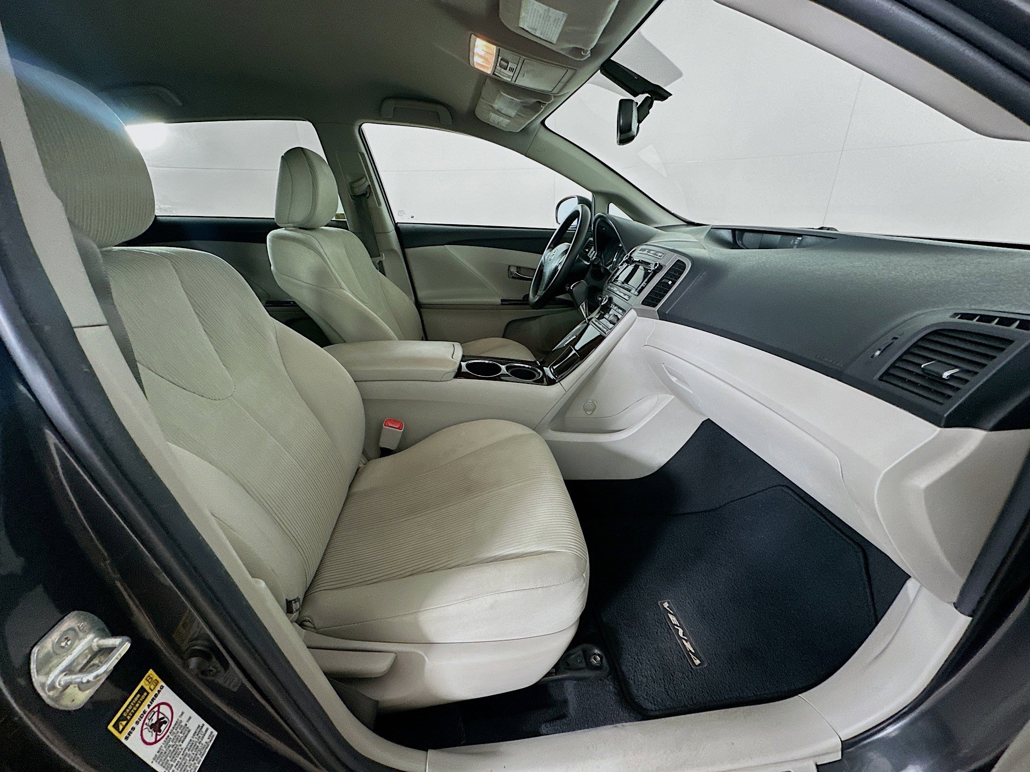 Used 2010 Toyota Venza FWD image 28