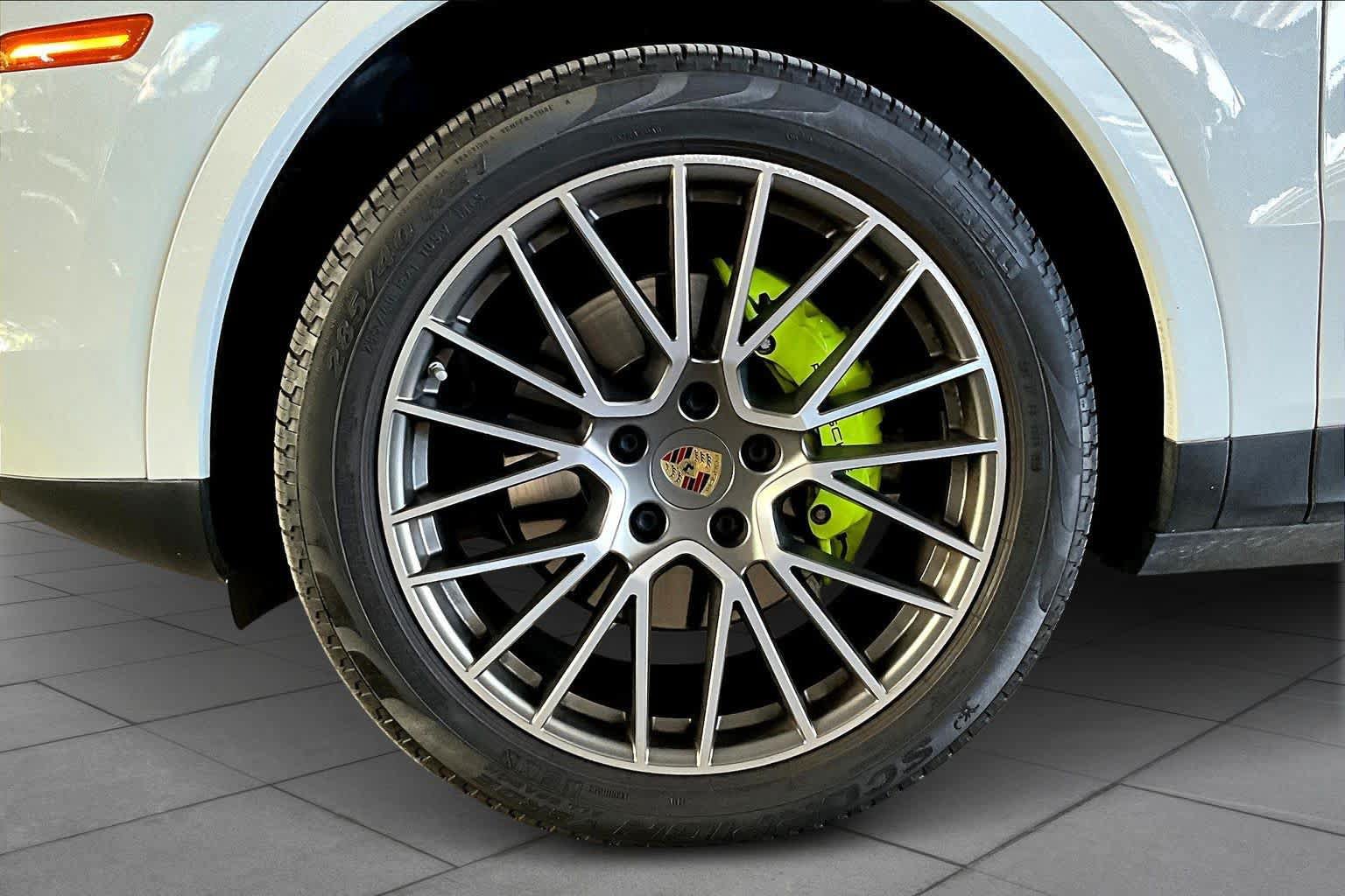 Used 2022 Porsche Cayenne E-Hybrid AWD/4WD image 33