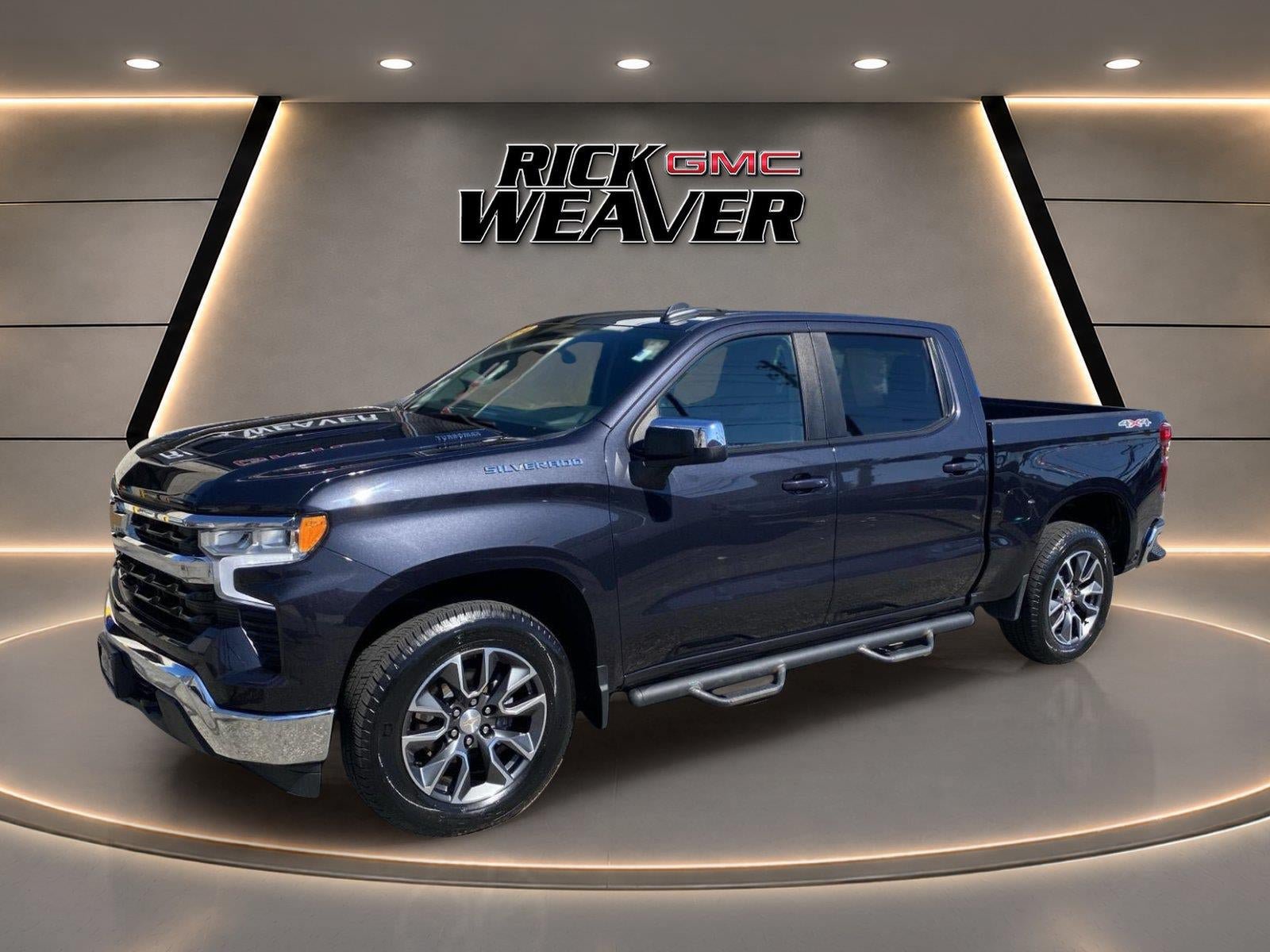 Used 2024 Chevrolet Silverado 1500 LT AWD/4WD image 2