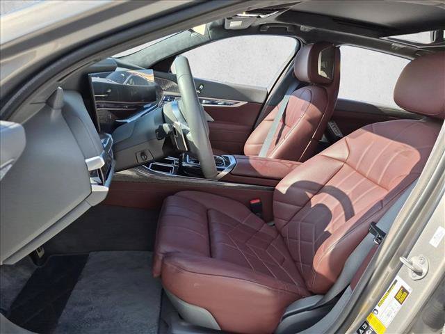 Used 2023 BMW 760i xDrive w/ Luxury Rear Seating Package AWD/4WD image 12
