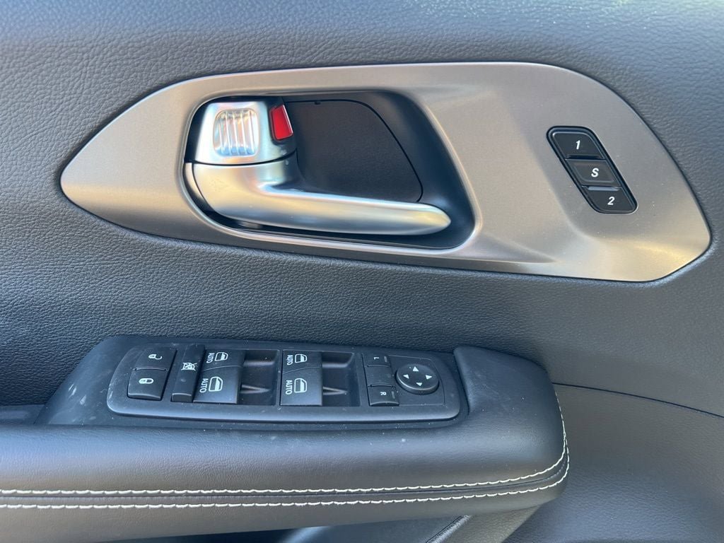 New 2026 Chrysler Pacifica Select FWD image 18