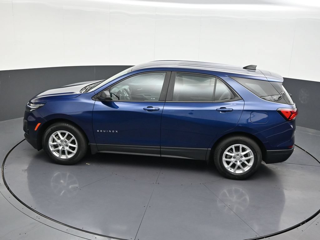 Used 2023 Chevrolet Equinox LS FWD image 16
