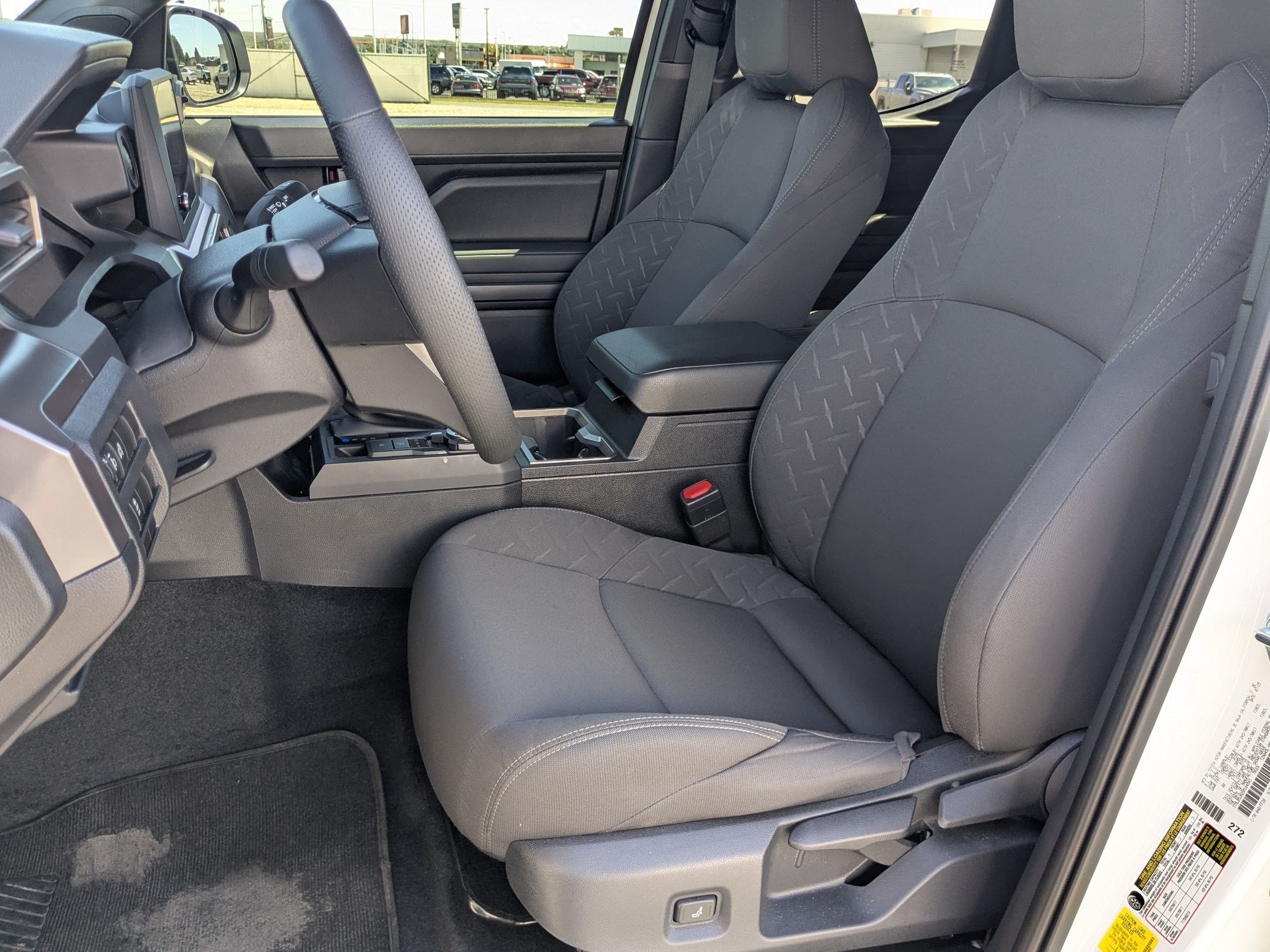 Used 2025 Toyota Tacoma SR5 AWD/4WD image 29