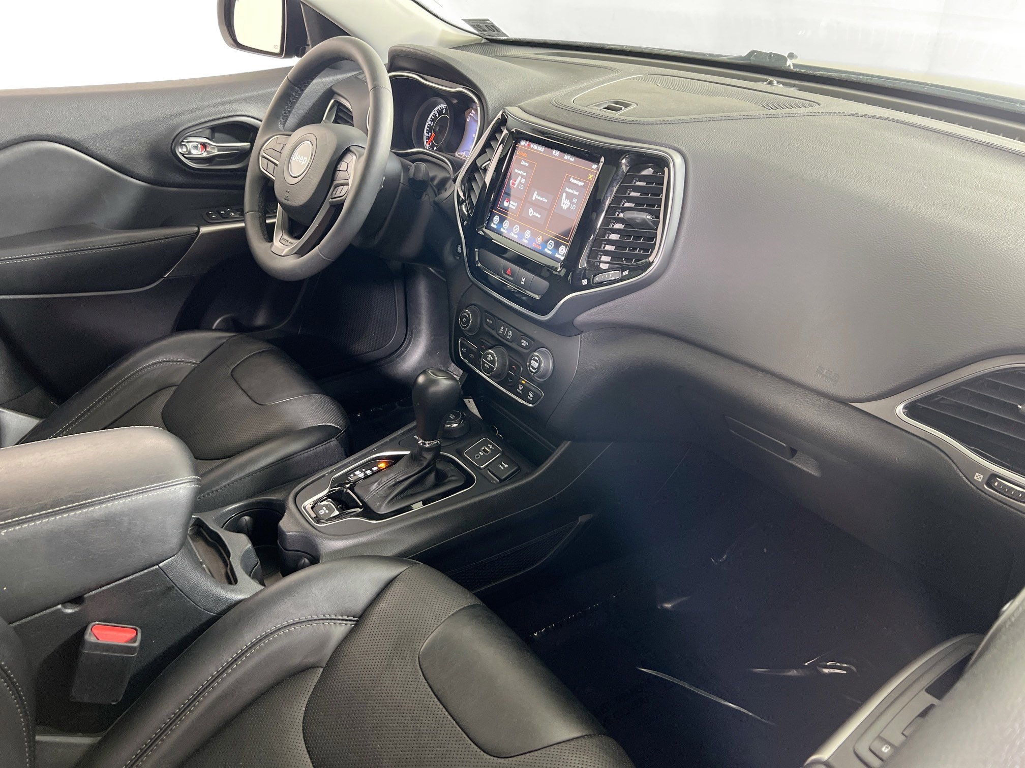 Used 2022 Jeep Cherokee Limited image 28