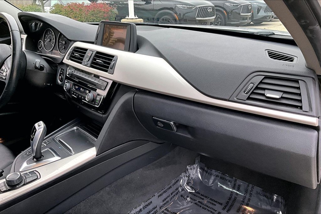Used 2016 BMW 320i xDrive Sedan AWD/4WD image 25