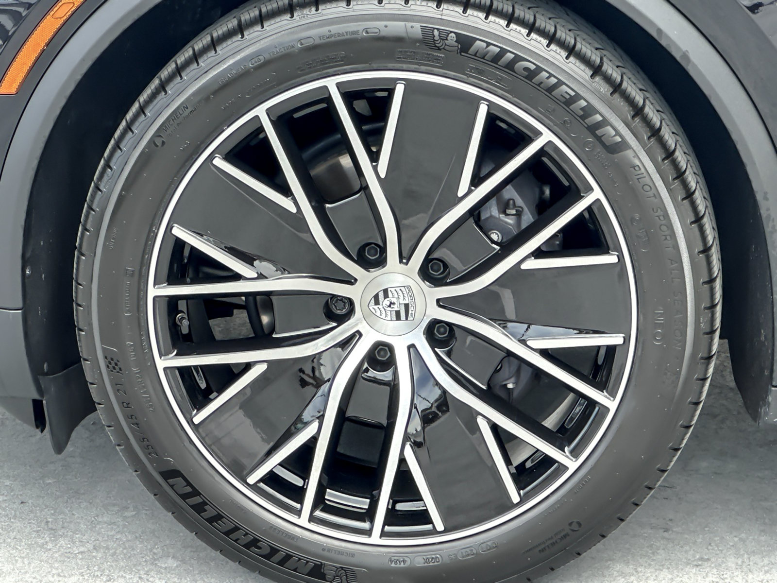 Used 2025 Porsche Macan Electric RWD image 31