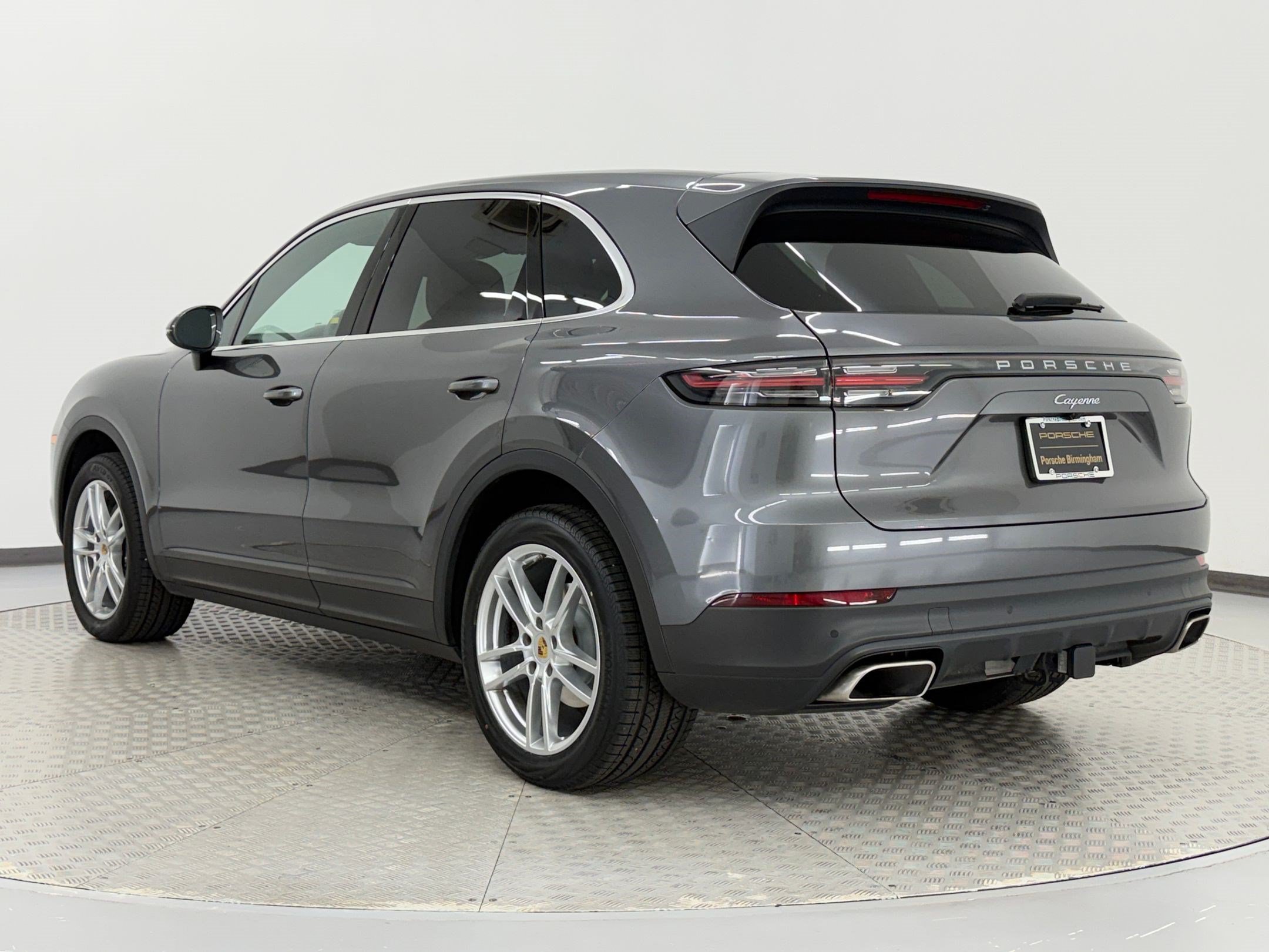 Certified 2023 Porsche Cayenne AWD/4WD image 3