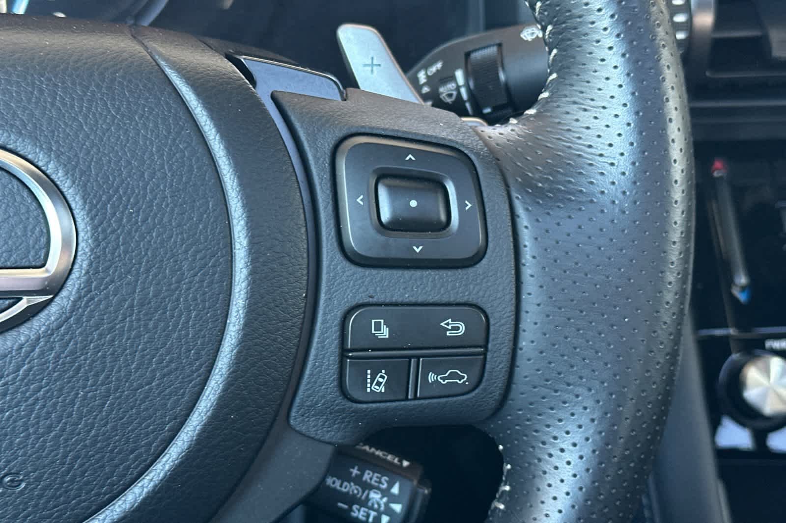 Used 2025 Lexus IS 350 F Sport w/ Navigation Package RWD image 27