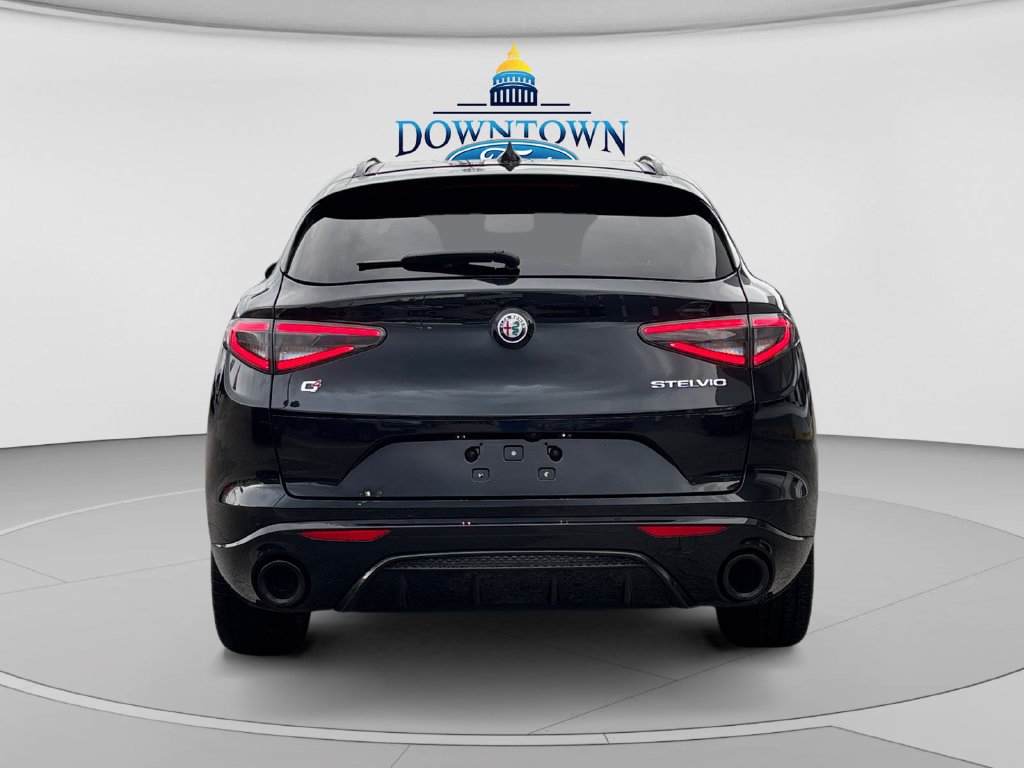 Used 2024 Alfa Romeo Stelvio Veloce AWD/4WD image 4