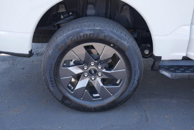 Used 2023 Ford F150 Lightning Lariat AWD/4WD image 14