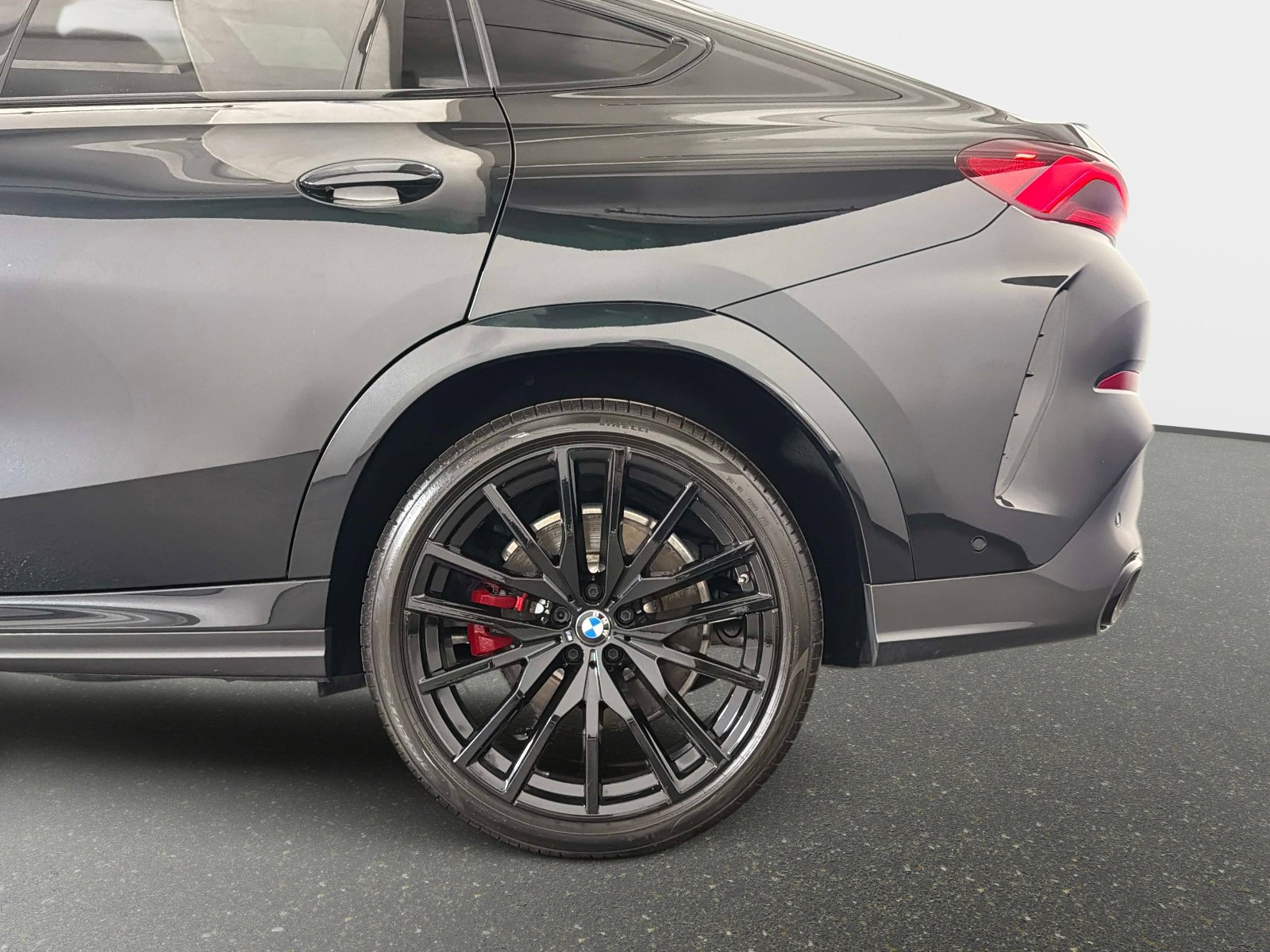 Used 2024 BMW X6 M60i AWD/4WD image 12