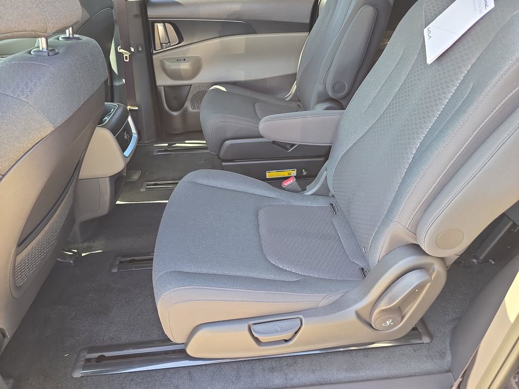 New 2026 Kia Carnival LX image 16