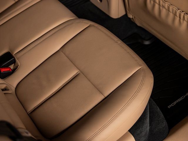 Certified 2025 Porsche Macan S image 37