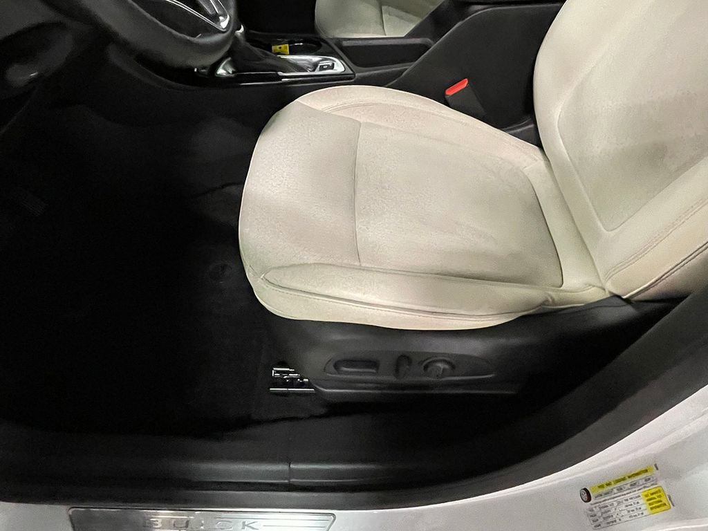 Used 2023 Buick Encore GX Preferred w/ Cold Weather Comfort Package image 14