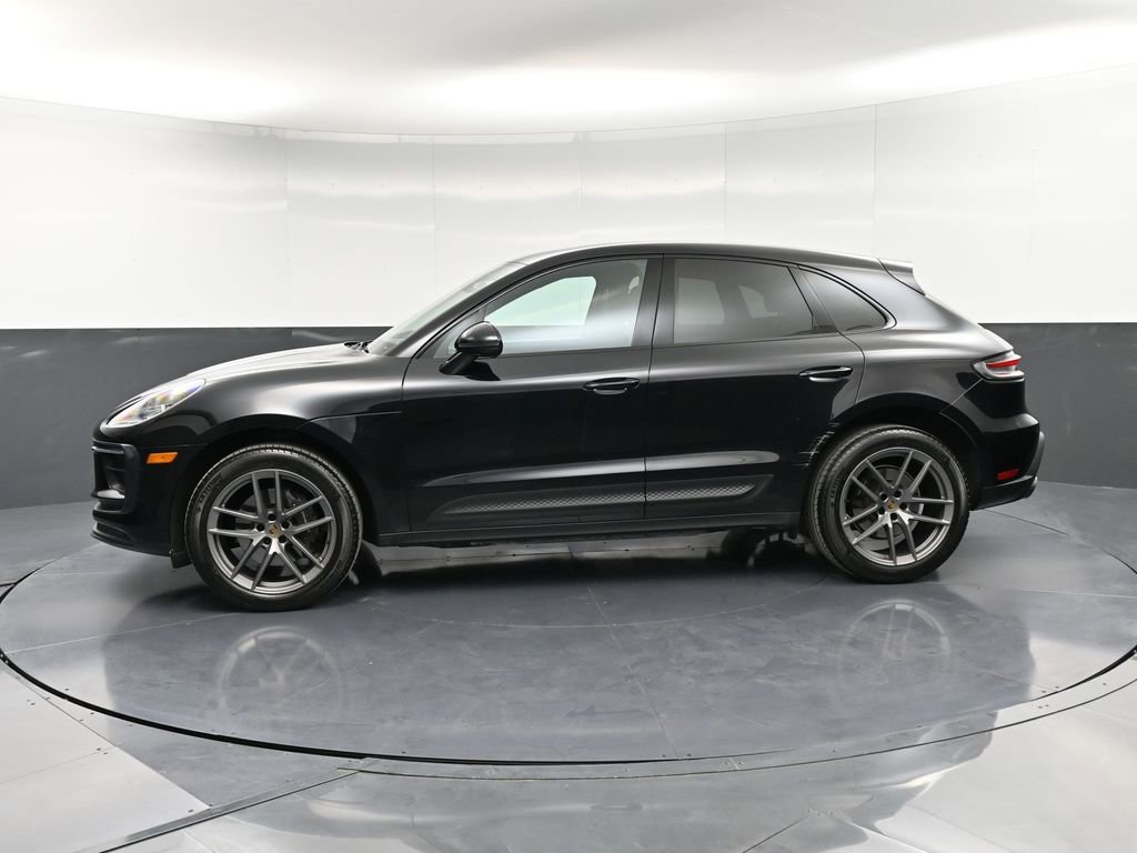 Certified 2023 Porsche Macan Turbo image 2