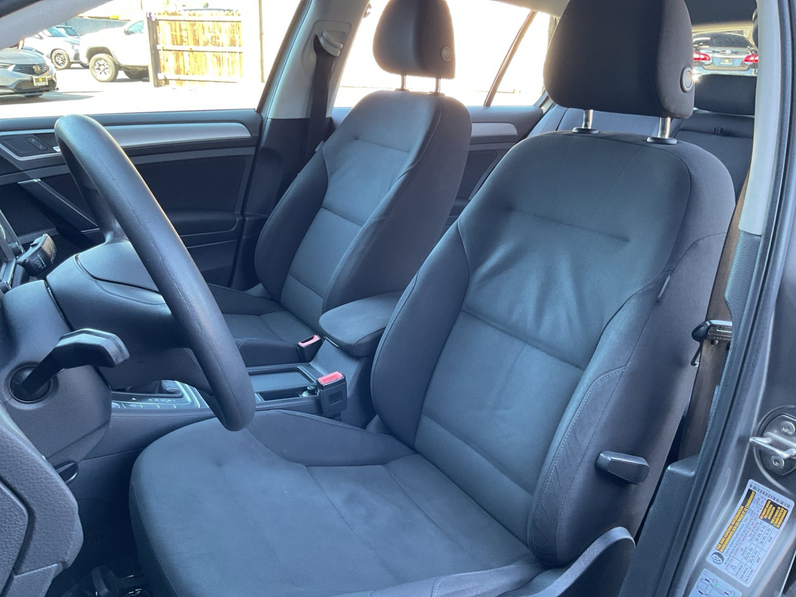 Used 2016 Volkswagen e-Golf SE w/ DC Fast Charging Package image 19