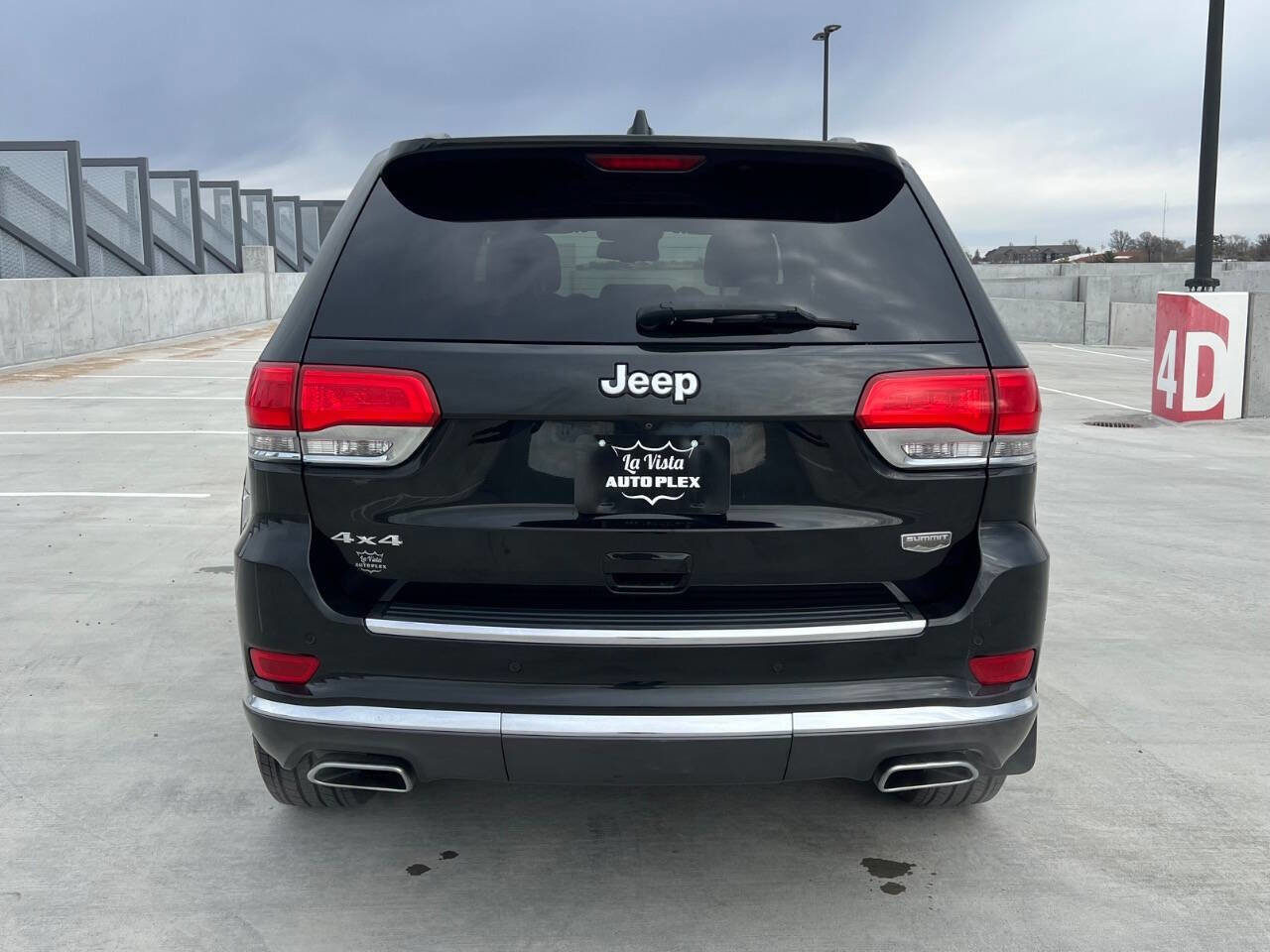 Used 2015 Jeep Grand Cherokee Summit AWD/4WD image 10