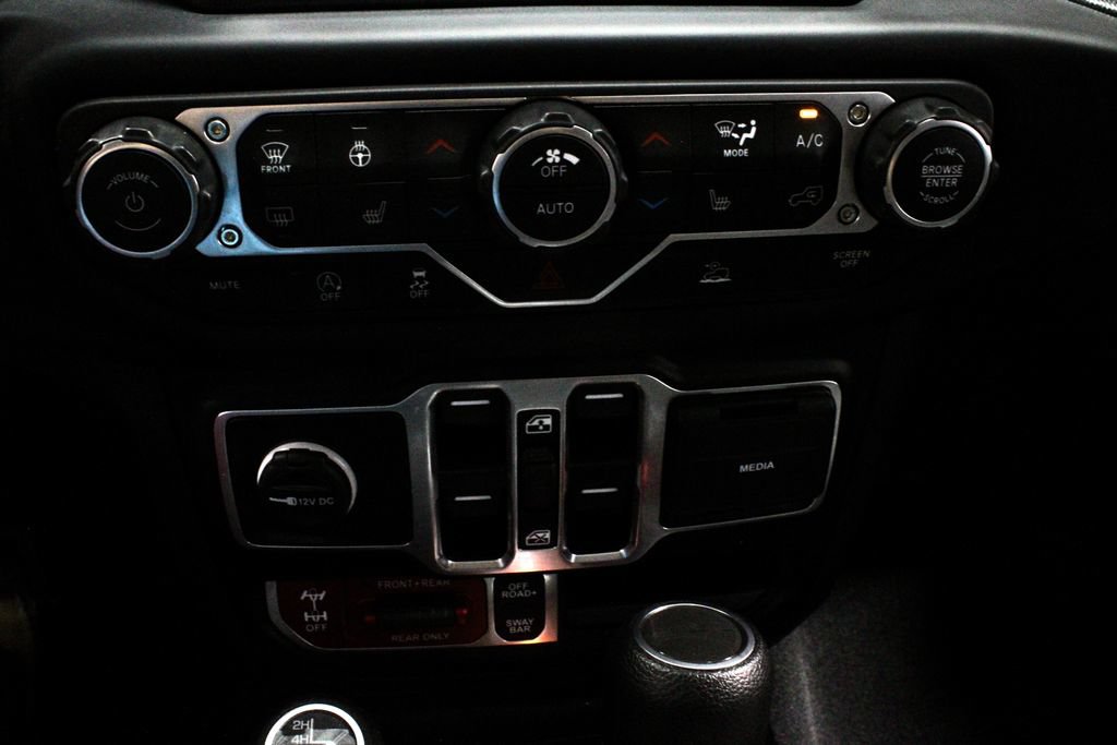 Used 2023 Jeep Gladiator Rubicon w/ Cold Weather Group AWD/4WD image 29