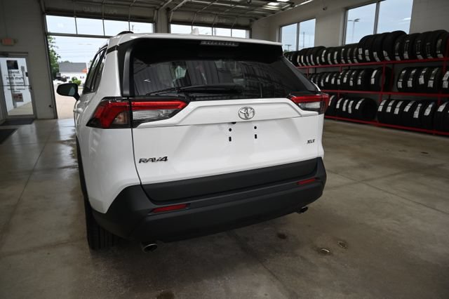 Used 2024 Toyota RAV4 XLE FWD image 7