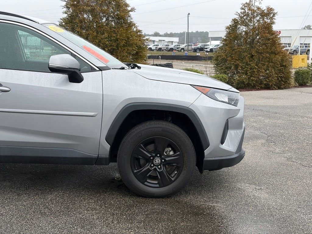 Used 2022 Toyota RAV4 LE image 7