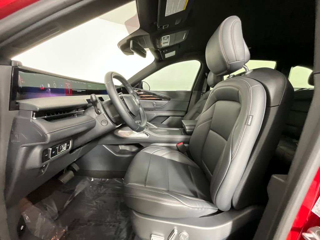 Used 2025 Lincoln Nautilus Premier w/ Jet Appearance Package image 16