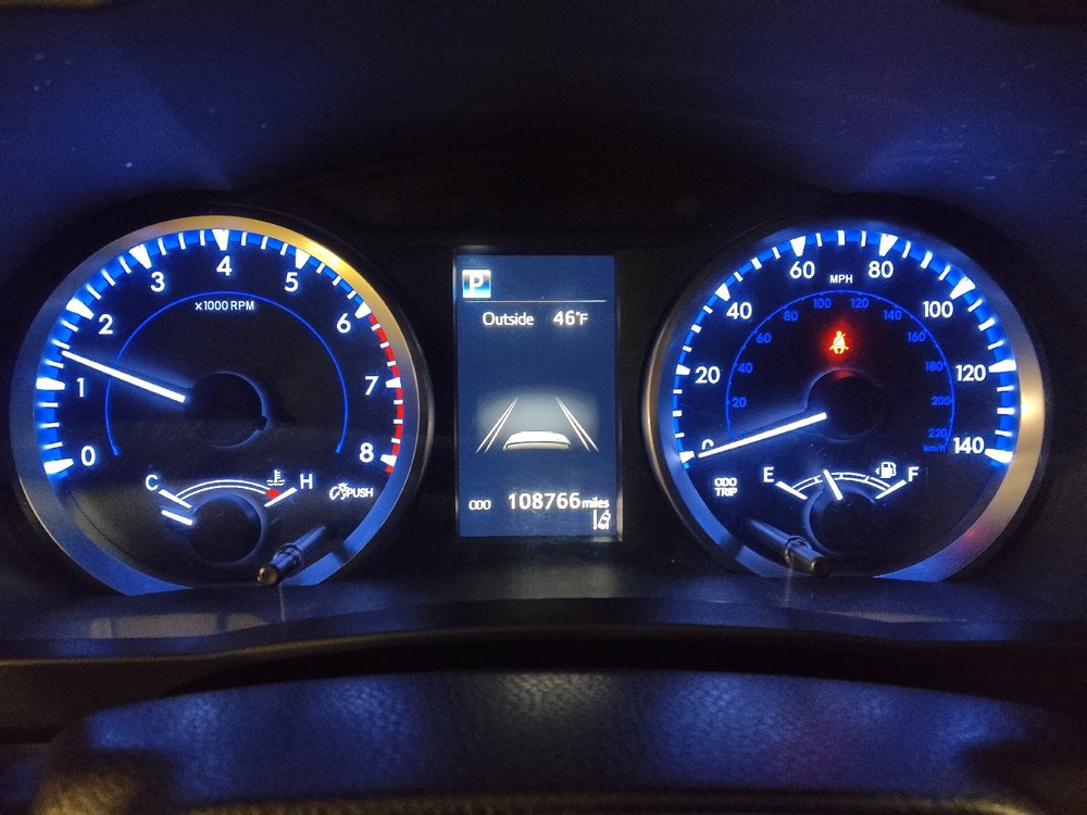 Used 2018 Toyota Highlander LE FWD image 23