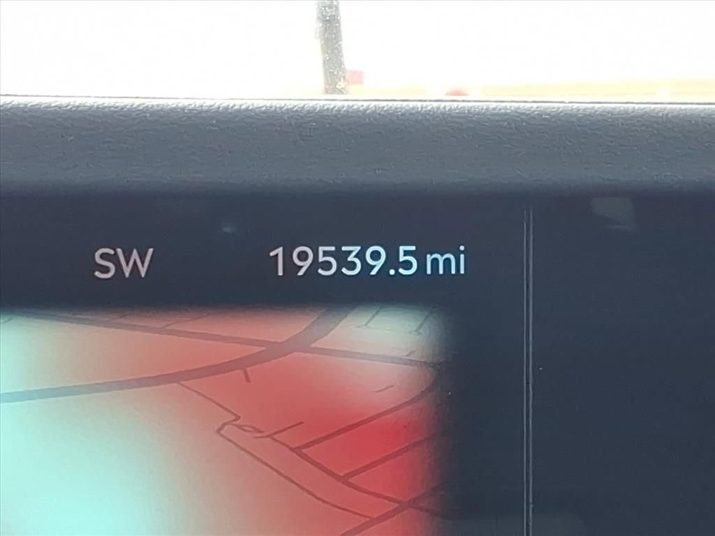 Used 2024 Lincoln Nautilus Premier image 10