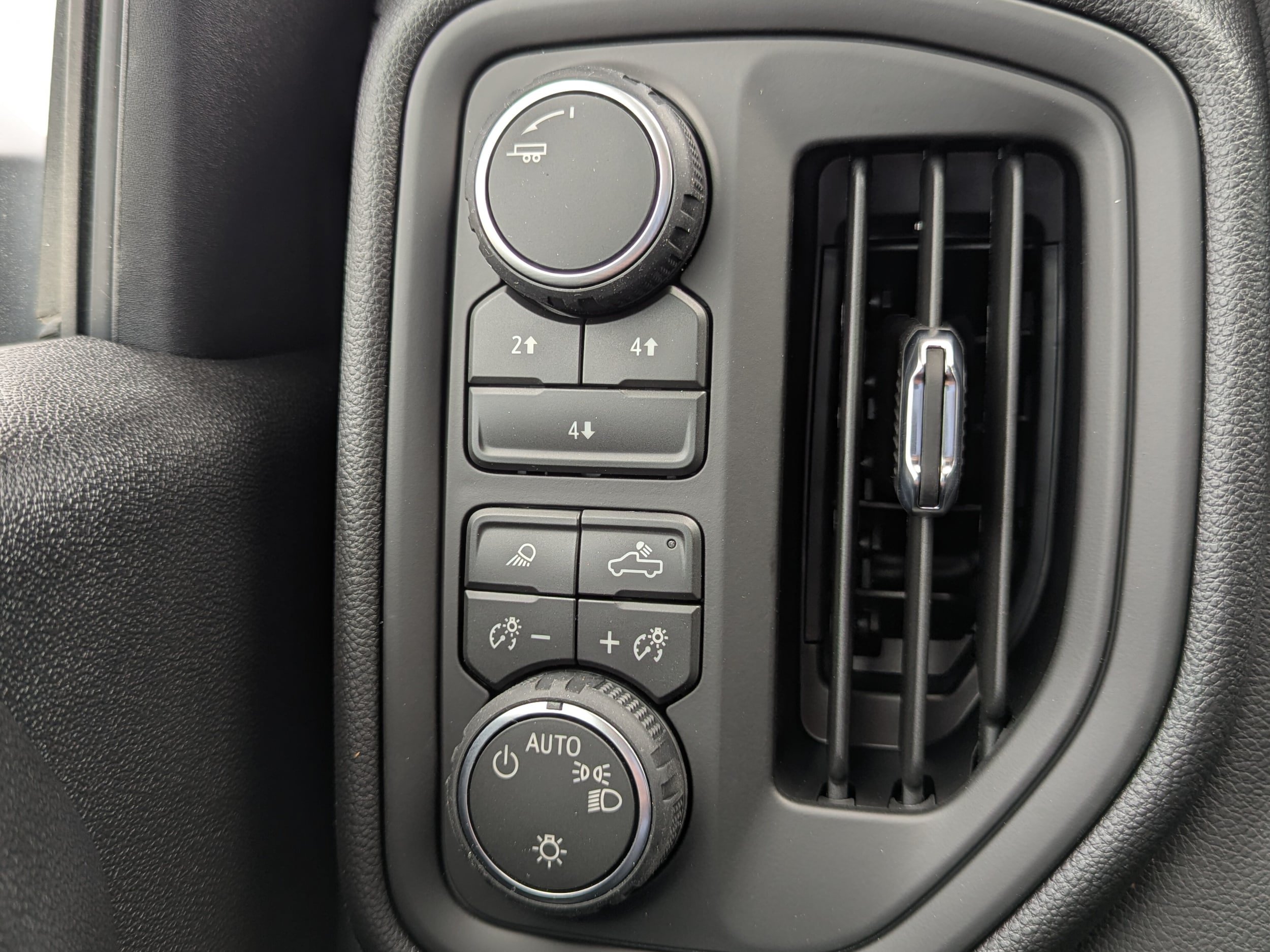 New 2026 Chevrolet Silverado 2500 Custom w/ Custom Value Package AWD/4WD image 18