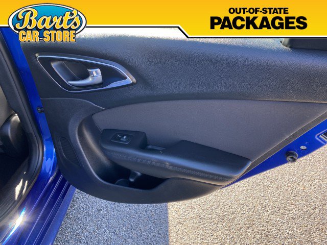 Used 2016 Chrysler 200 Limited FWD image 8