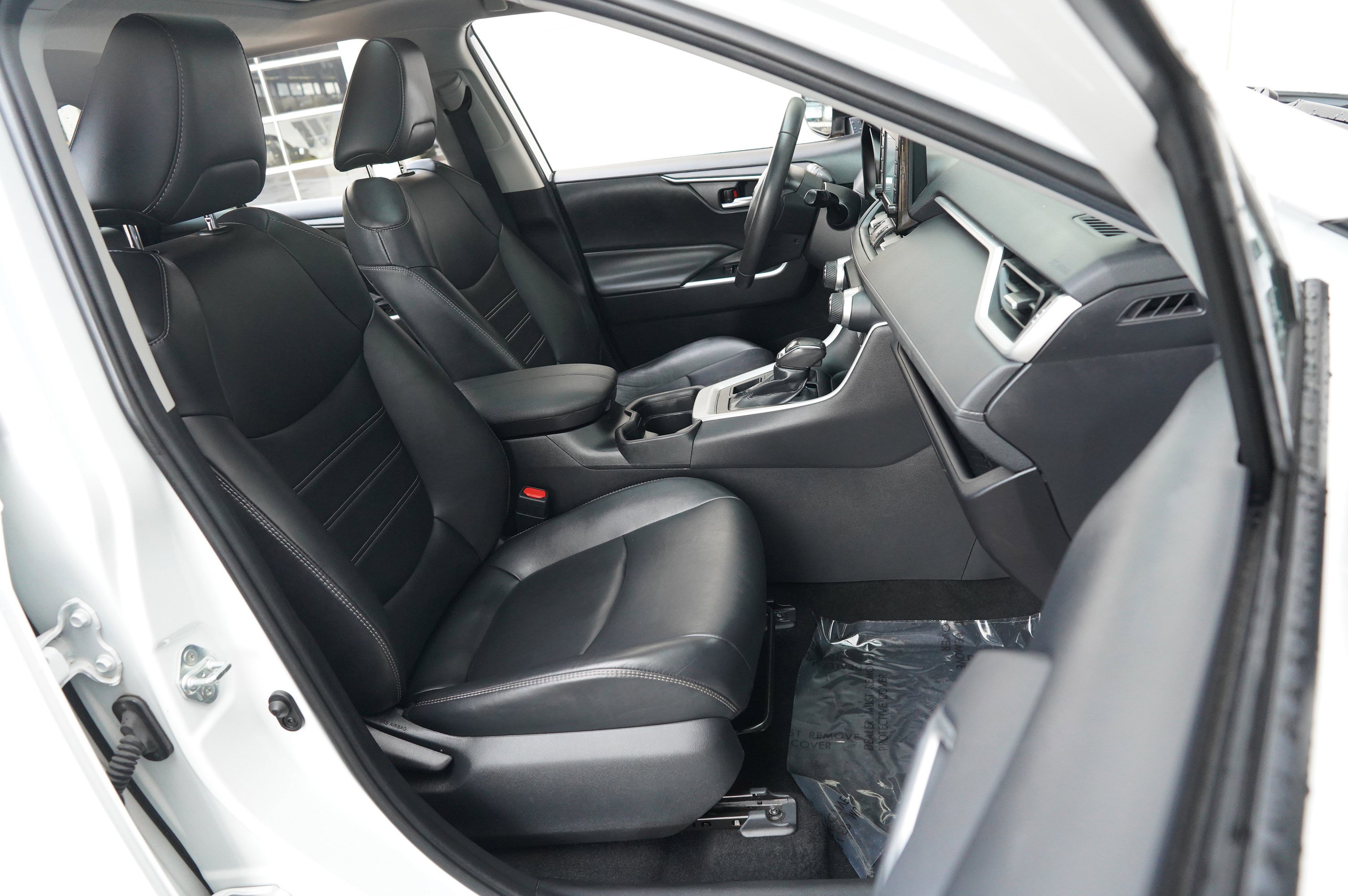 Used 2019 Toyota RAV4 XLE Premium image 27