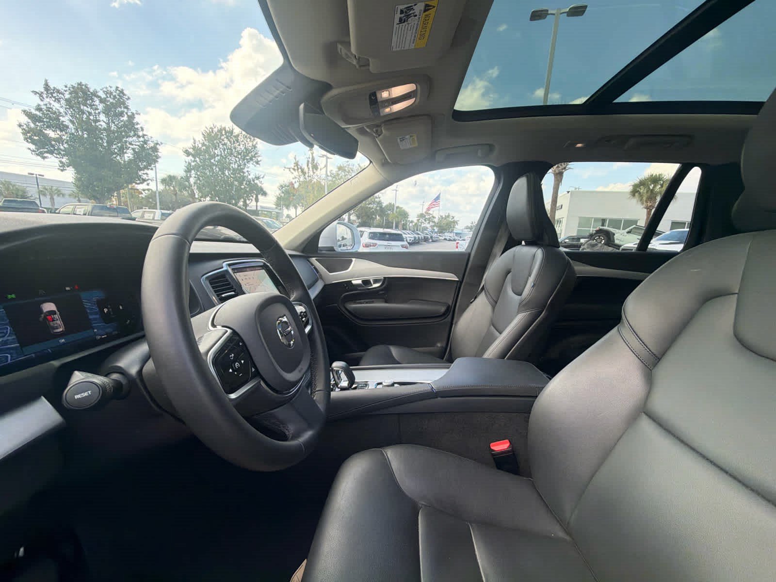 Used 2024 Volvo XC90 B5 Core AWD/4WD image 31