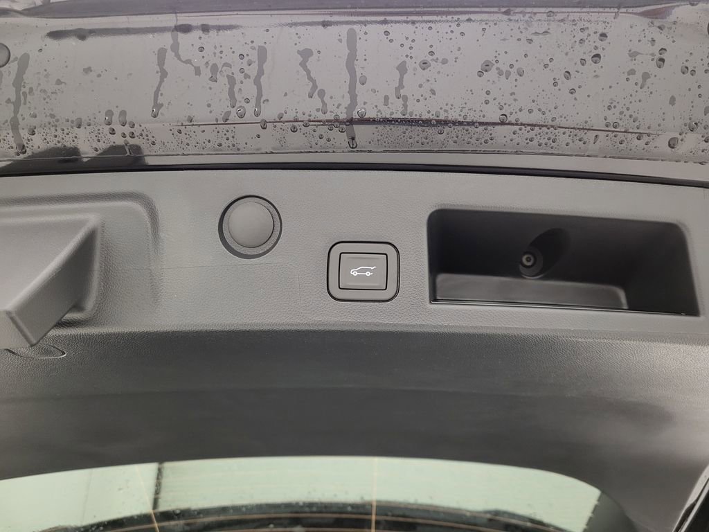 New 2026 Chevrolet Equinox RS w/ Convenience Package III FWD image 2