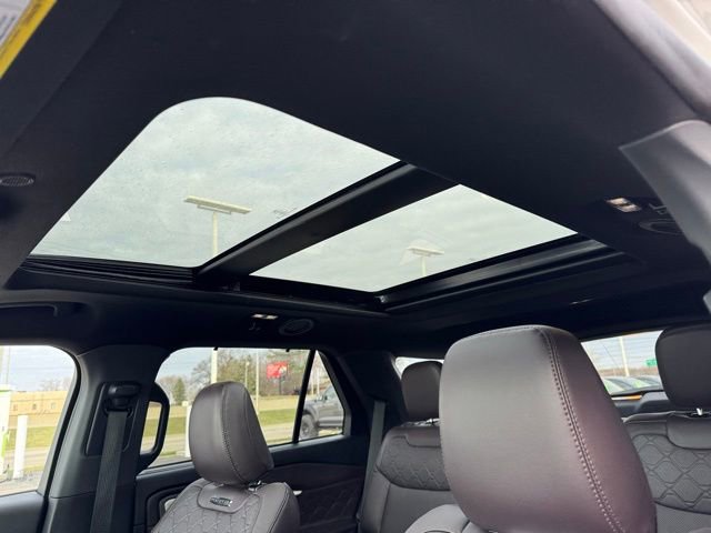 Certified 2025 Ford Explorer Platinum w/ Ultimate Package image 10