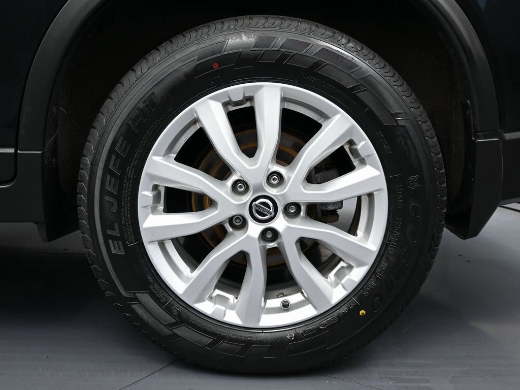 Used 2020 Nissan Rogue SV image 10