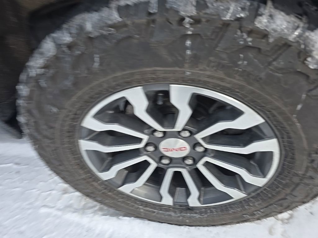 Certified 2021 GMC Sierra 1500 AT4 image 9