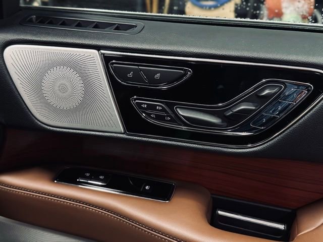 Certified 2024 Lincoln Navigator L Reserve image 16