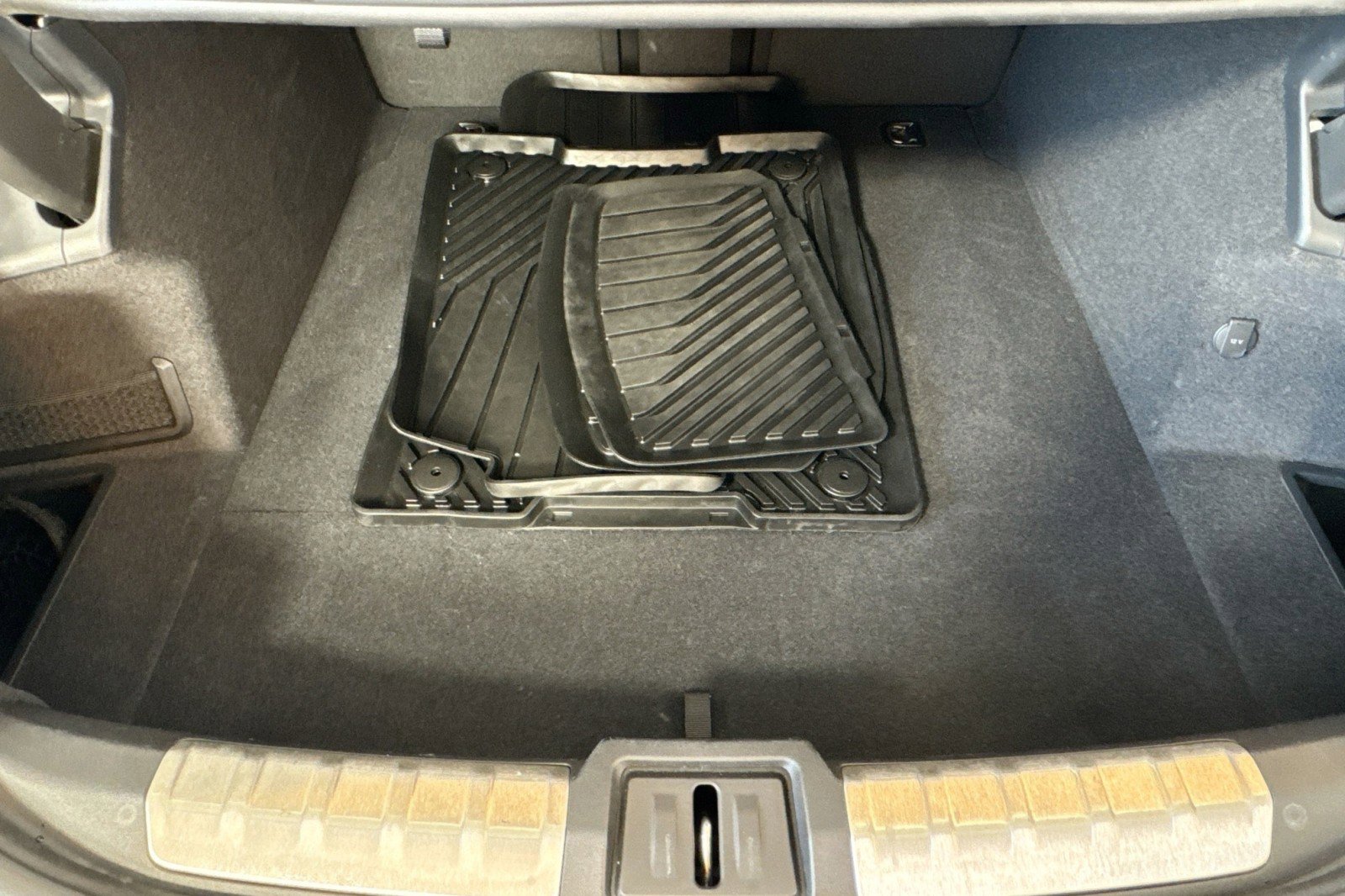 Used 2022 Audi e-tron GT Premium Plus image 24