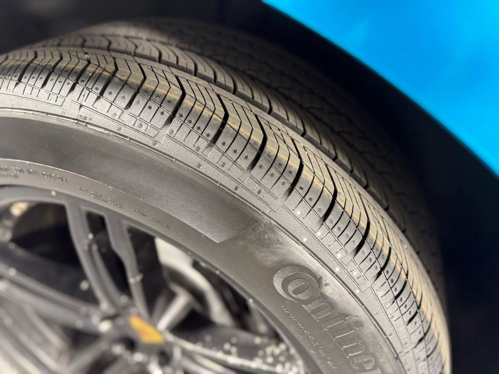 Certified 2019 Porsche Macan AWD/4WD image 16