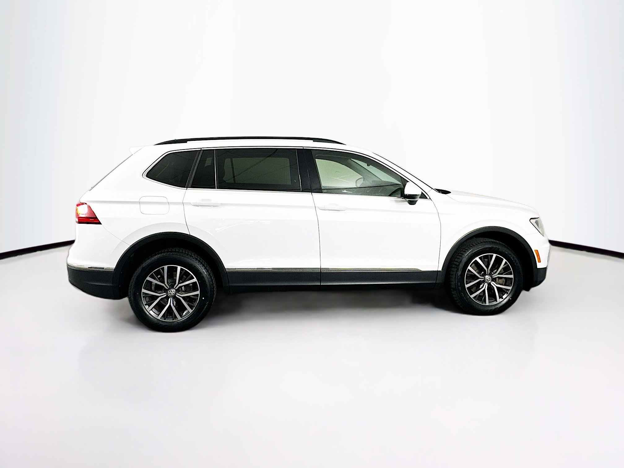 Used 2018 Volkswagen Tiguan SE FWD image 10