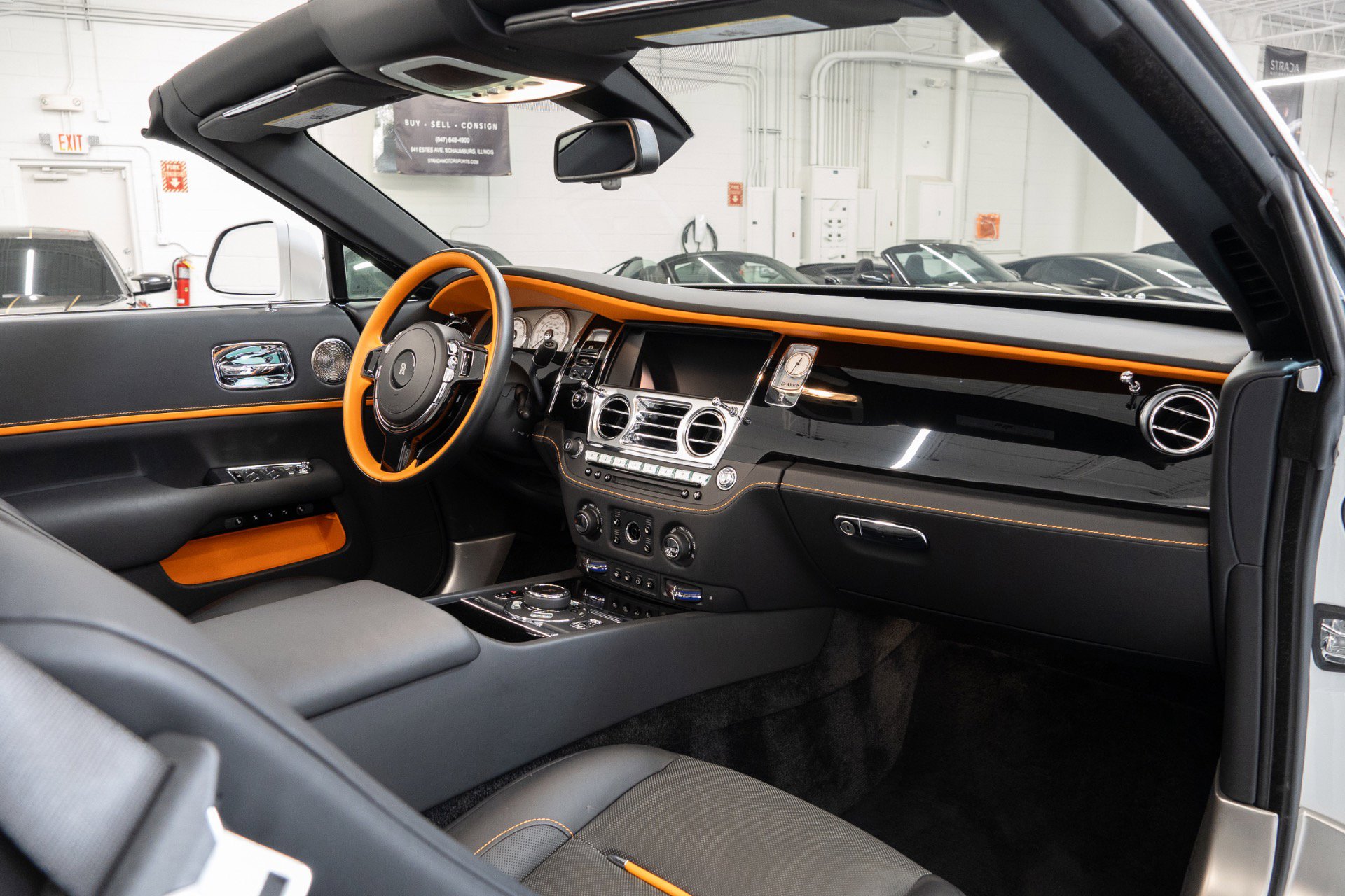 Used 2020 Rolls-Royce Dawn image 23