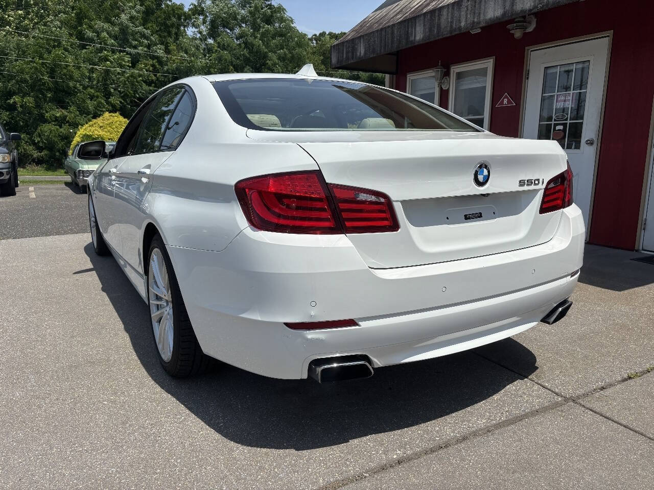 Used 2011 BMW 550i xDrive Sedan AWD/4WD image 12