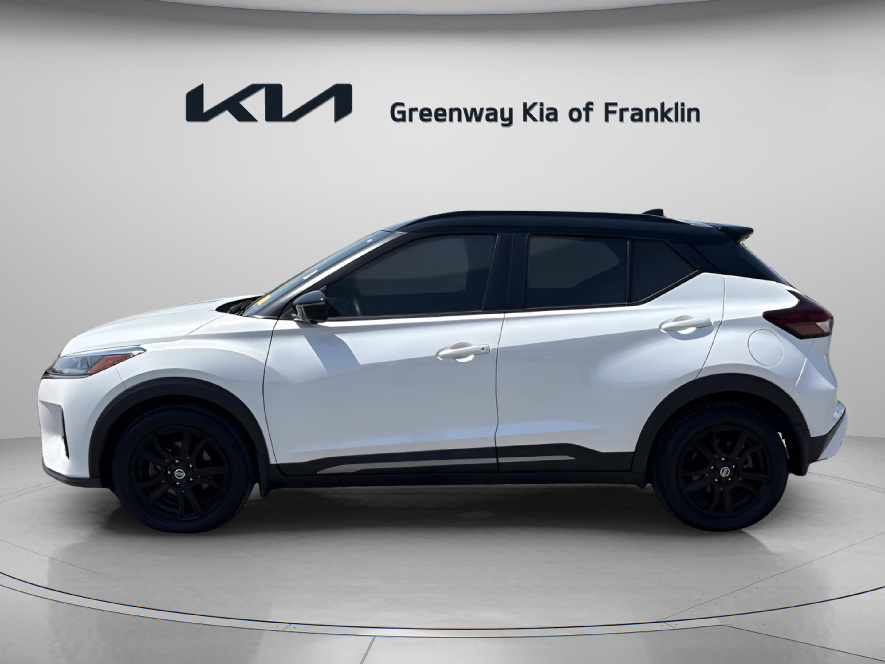 Used 2021 Nissan Kicks SR image 4