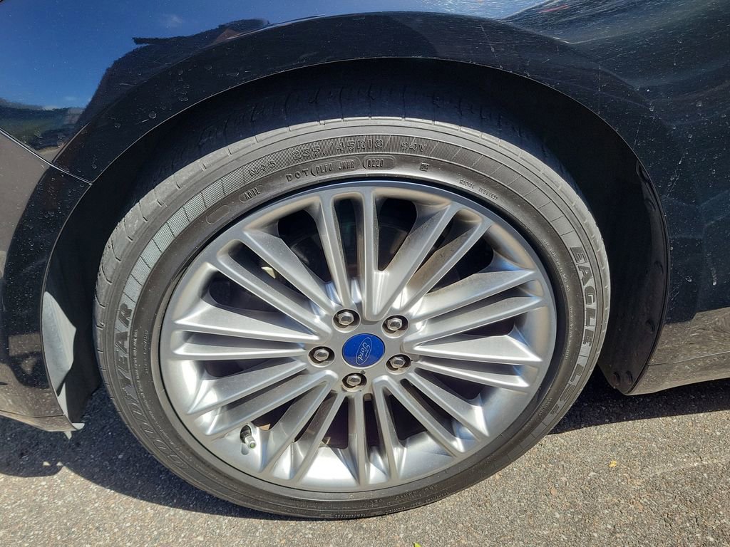 Used 2016 Ford Fusion SE w/ Equipment Group 202A image 5