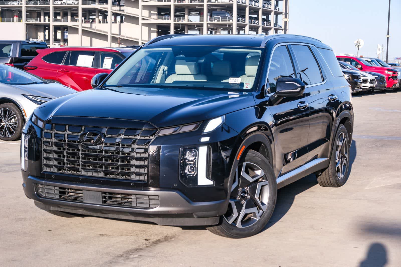 Used 2023 Hyundai Palisade Limited FWD image 1
