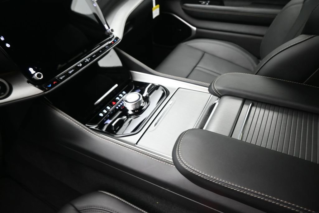 New 2026 Jeep Grand Wagoneer Limited AWD/4WD image 9