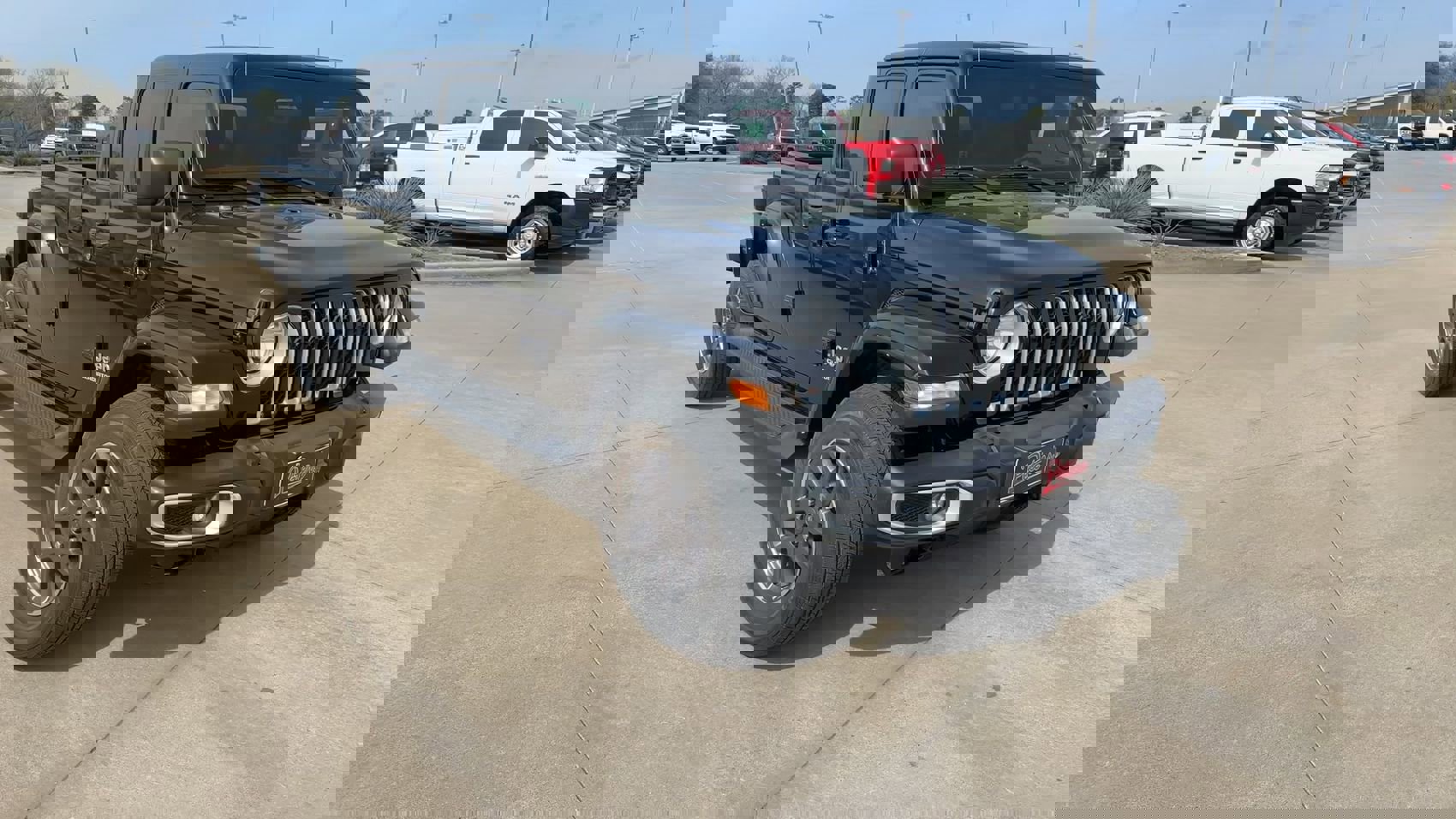 Used 2021 Jeep Gladiator Overland w/ Popular Equipment Package image 2