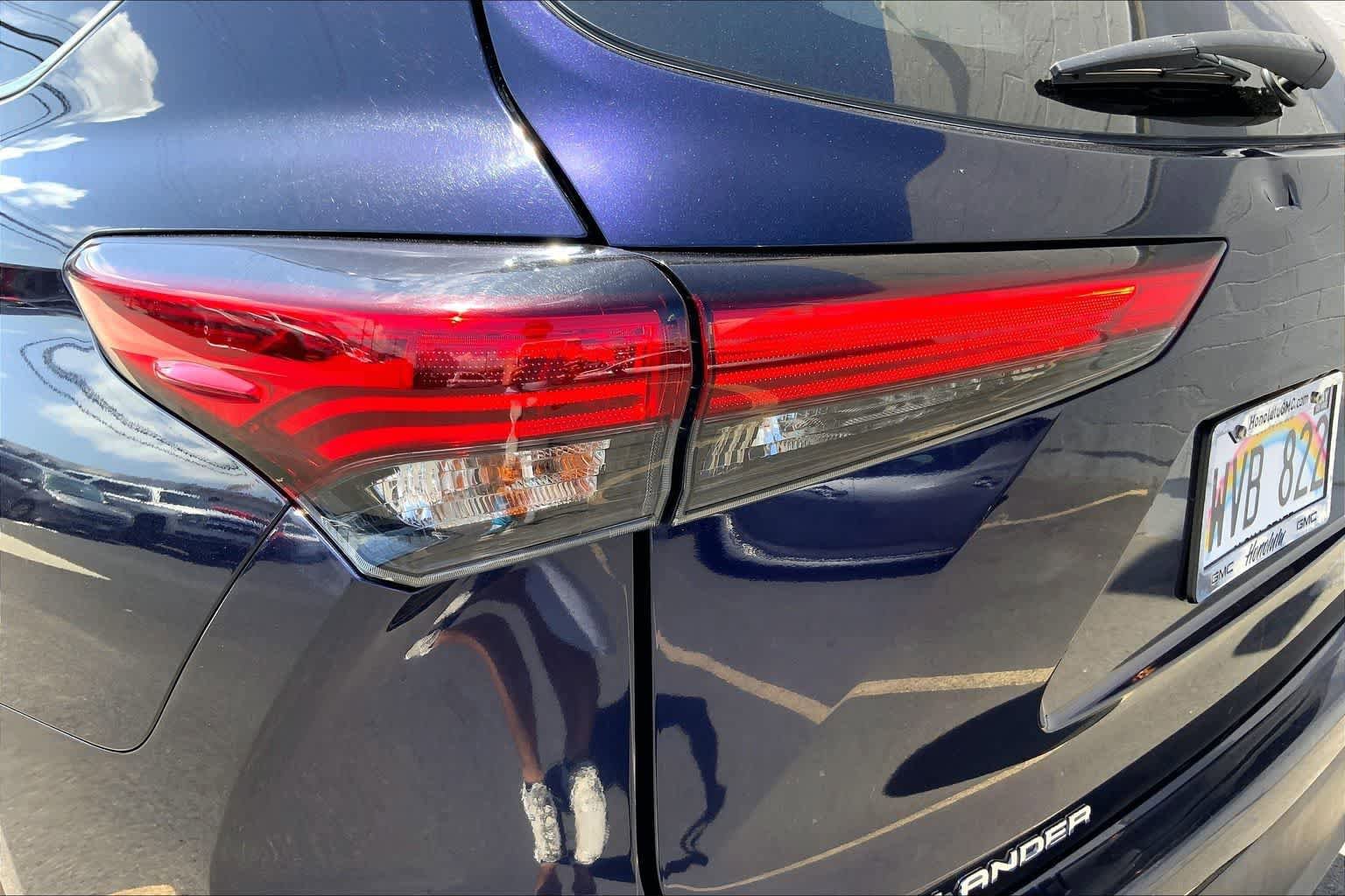 Used 2023 Toyota Highlander L image 32